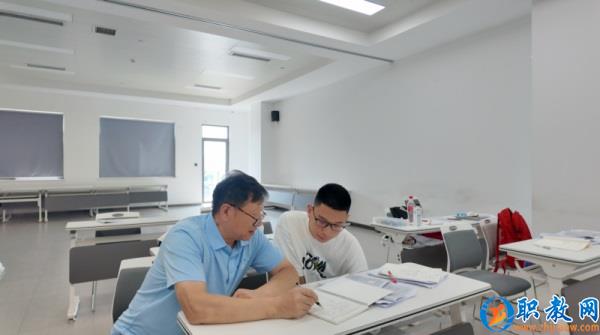 图片 2 图片 2